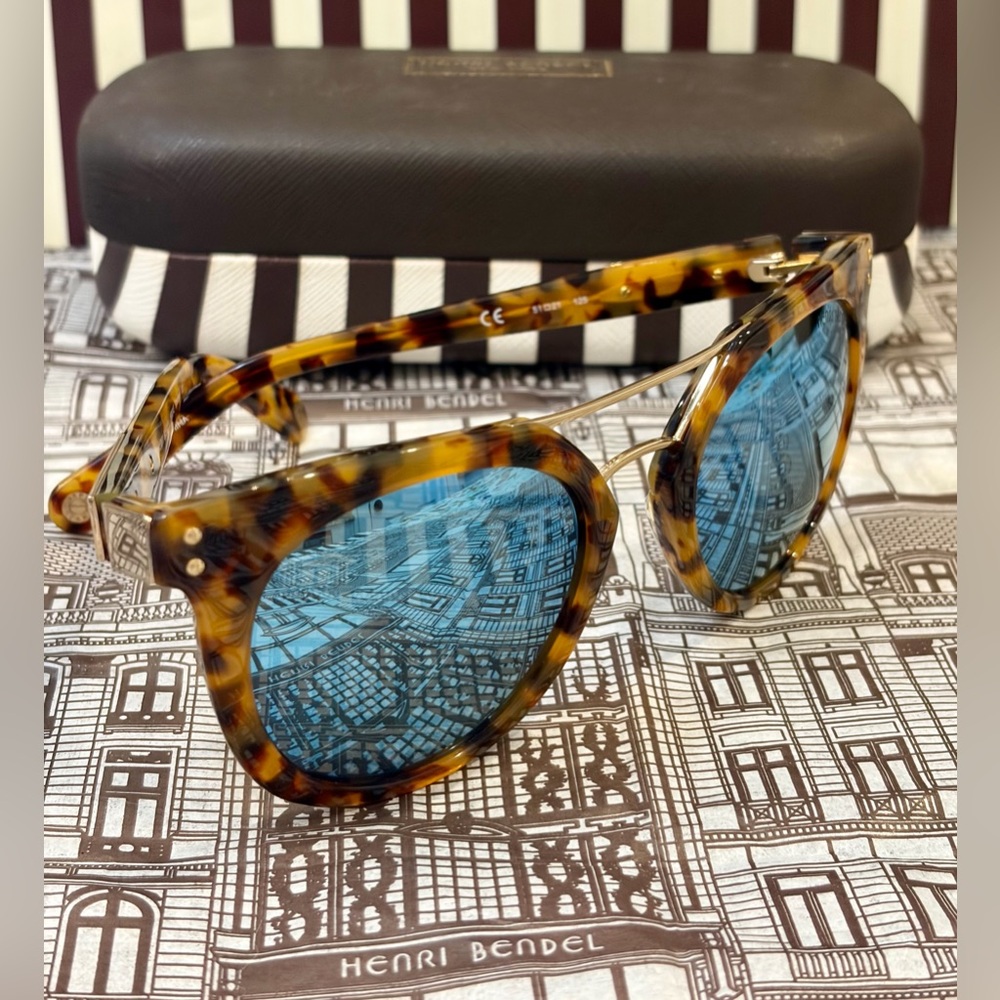 HENRI BENDEL NEW YORK BROADWAY 281 SUNGLASSES (Tortoiseshell with Gold Accents)